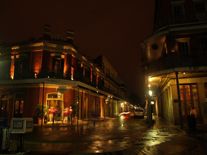 Noche en el barrio francés de Nueva Orleans