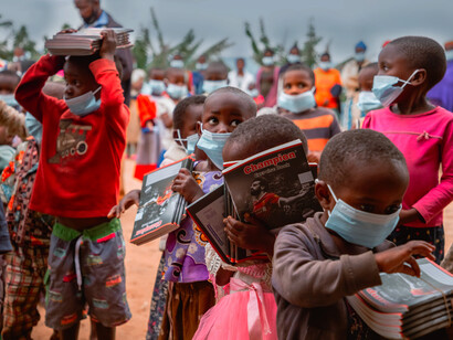 L’Imwate moderne. Il démontre qu’il est possible via le retour à certaines pratiques traditionnelles de sensibiliser à des causes associatives, environnementales et sociétales 