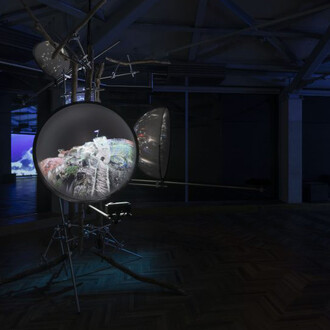 Hito Steyerl, The island, vista della mostra. Cortesia di Fondazione Prada Osservatorio