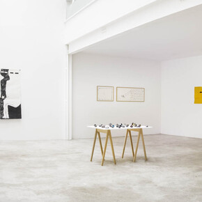 Anne-Marie Schneider, Ecriture allongée, exhibition view. Courtesy of Michel Rein Gallery