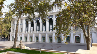 Baku, Azerbaijan. Esplora Baku: Un mix unico di antico e moderno nell'Azerbaijan