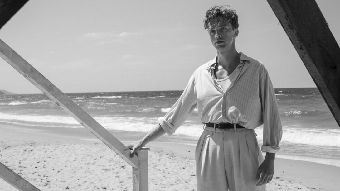 Benjamin Voisin è Meursault in una scena del film "Lo straniero" diretto da François Ozon tratto dall'omonimo romanzo di Albert Camus