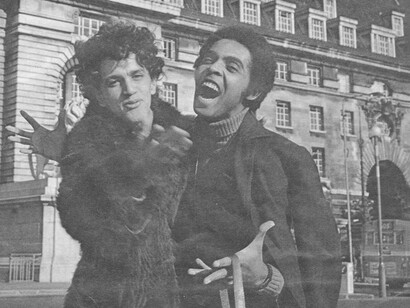 Caetano Veloso e Gilberto Gil a Londra, UK, durante il loro esilio politico, (1969)