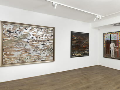 Vasundhara Tewari Broota, Woman song | Looking back, exhibition view. Courtesy of Vadehra Art Gallery