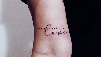 Los tatuajes han evolucionado de ser prácticas rituales ancestrales a convertirse en una forma de arte profundamente personal y emocional