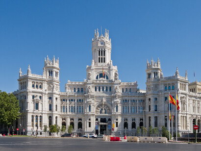 Adiós, Madrid: Palacio de Cibeles