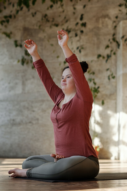 O Yoga também é um programa porque propõe um novo condicionamento a partir de outros hábitos que podem ser entendidos como o cultivo da mente meditativa