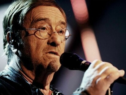 Lucio Dalla  
