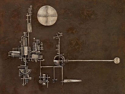 Arnaldo Pomodoro, La luna il sole la torre, 1955 argento e rete di ottone patinata, 38 x 48 x 3 cm (foto Dario Tettamanzi). Courtesy of Palazzo Reale