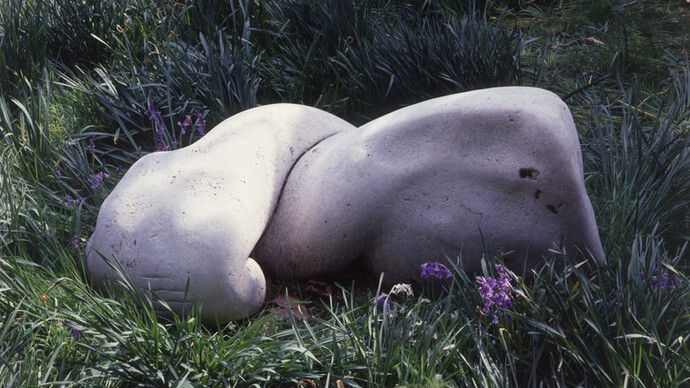 Barry Flanagan, Untitled (carving no.1/83), 1983,
Dark Tuscan Travertine (stone carving), 28 1/4 x 30 3/4 in / 72 x 151.1 x 78 cm
© The Estate of Barry Flanagan, 2015