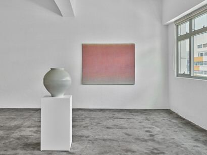 Various artists, Vessel of emptiness, exhibition view. Courtesy of Axel Vervoordt Gallery