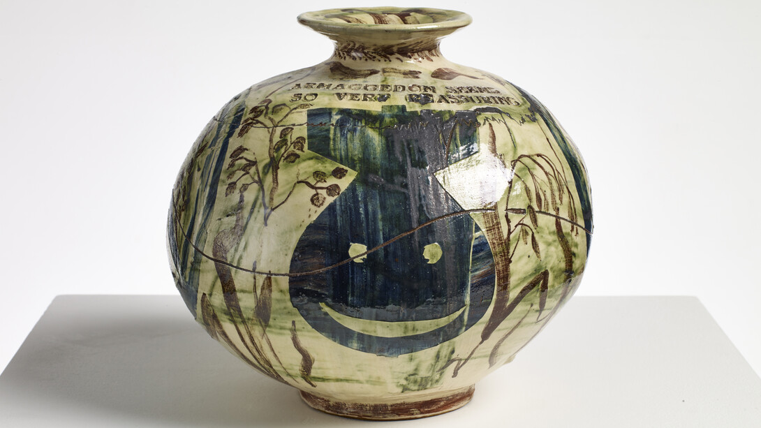 Armageddon Feels so Very Re-assuring
Grayson Perry
1988
Glazed ceramic
Collection of the artist
© Grayson Perry Courtesy the artist and
Victoria Miro