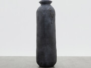 Theaster Gates, Bronze Vessel 1 (Strike) (detail), 2023. Bronze and patina with clay finish, 268.6 x 75.2 x 74.9 cm | 105 3/4 x 29 5/8 x 29 1/2 in.© Theaster Gates. Photo © Walla Walla Foundry. Courtesy White Cube
