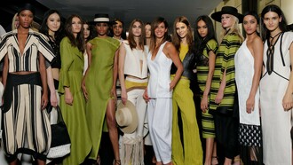 Backstage della collezione prêt-à-porter Primavera-Estate Genny