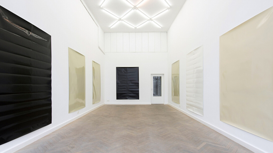 Davis Rhodes, Exhibition view. Courtesy of Office Baroque