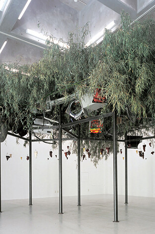 Chen Zhen
Fu Dao / Fu Dao, Upside-down Buddha / Arrival at Good Fortune, 1997 Installation view, CCA – Center for Contemporary Art, Kitakyushu, Japan, 1997 Courtesy Galleria Continua, San Gimignano / Beijing / Les Moulins / Habana © ADAGP, Paris
Photo: Chen Zhen

