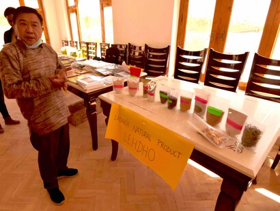 Tashi Namgyal, Lehdo natural produce, Ladakh VS, 19.9.2021 © Ashish Kothari