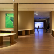 Naturaleza arquitecta, vista de exhibición. Cortesía del Museo de Arte Moderno de Buenos Aires