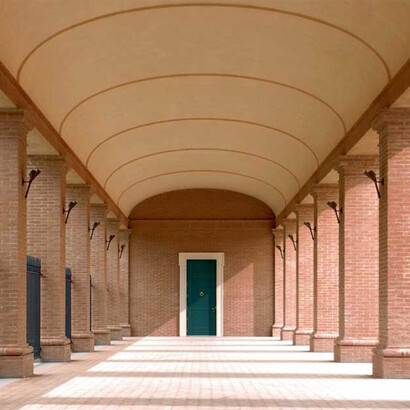 Accesso alle suites del Labirinto della Masone, Fontanellato (Parma), Italia (credits: labirintodifrancomariaricci.it)
