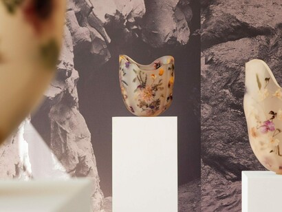 Marcin Rusak, Vas florum, resina botanica, exhibition view. Courtesy of Carpenters Workshop Gallery