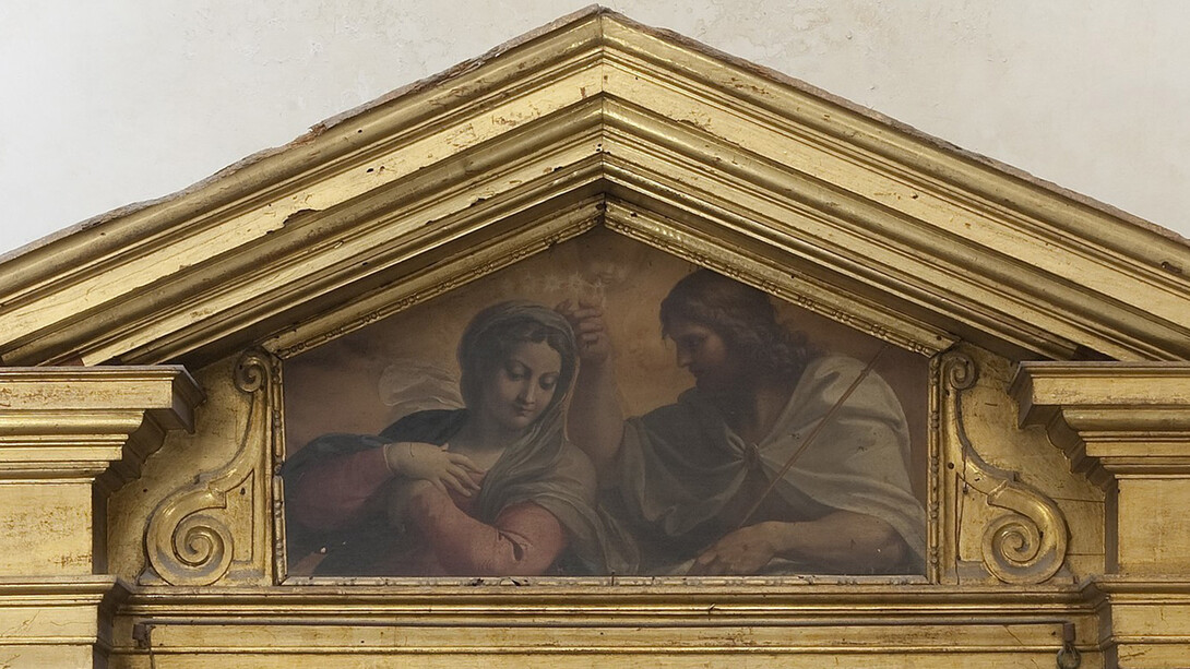 Cappella Bombasi, Innocenzo Sacconi, Incoronazione della Vergine, cimasa dell’ancona (foto Omar Kheiraoui)