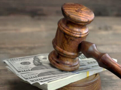 The politician, as someone who exercises governments made up of human groups, has no ideals for the world