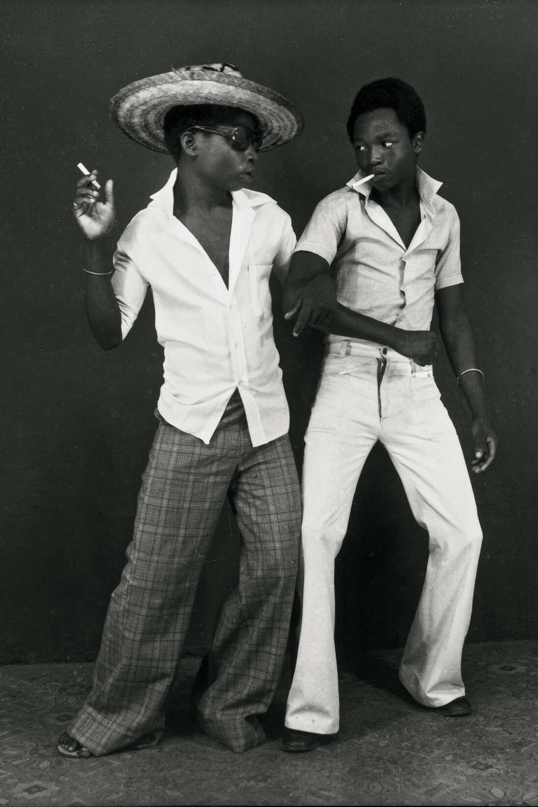 Ambroise Ngaimoko, Euphorie de deux jeunes gens qui se retrouvent, 1972, Gelatin silver prints, 27 x 27 cm, Courtesy Magnin-A, Paris © Ambroise Ngaimoko, Photo © André Morin