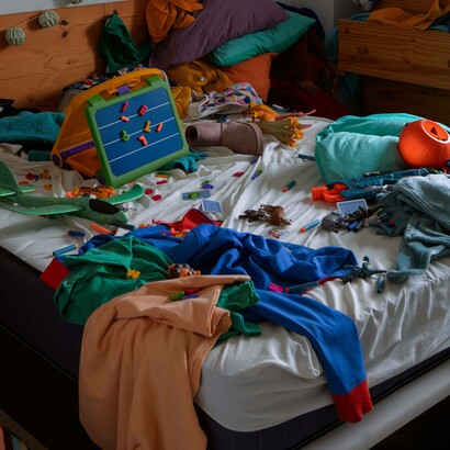 Camera da letto in disordine: "Abbiamo tutto, qui, subito. Abbiamo perso il valore dell’attesa e del duro lavoro per avere ciò che desideriamo"