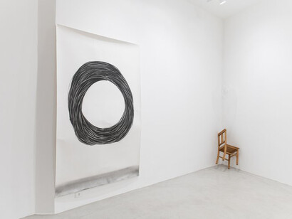 Cecília Costa, Fumo os fins, vista da exposição. Cortesia da Aura Galeria