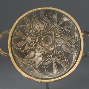 Coupe du style de Vroulia - motifs floraux, Argile, h. 6,3 ; d. 11,2 ; l. 15,1 cm, Découverte : Camiros/ production : Rhodes, 550-525 av. J.-C. Acquisition Salzmann, 1863, Paris, musée du Louvre, département des AGER © RMN-Grand Palais (musée du Louvre) / Hervé Lewandowski