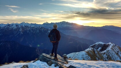 The Himalayas mountain range for 30 years its summit has been hidden from view by thick smoke and fog: the lockdown has cleared the view