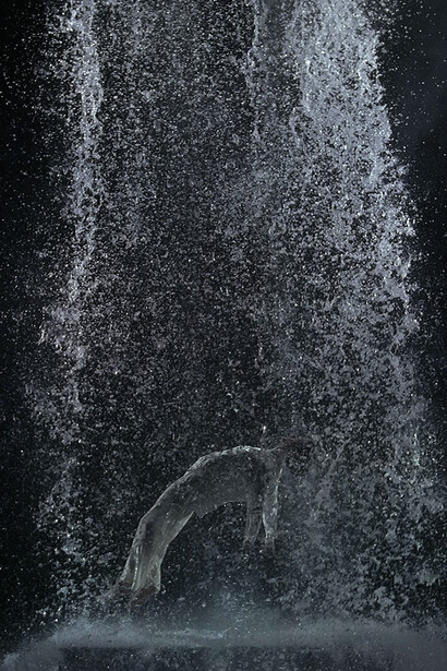 ‘Tristan’s Ascension (The Sound of a Mountain Under a Waterfall)’, 2005. Video/sound installation. Performer: John Hay. © Courtesy Bill Viola Studio. © Photo: Kira Perov.
