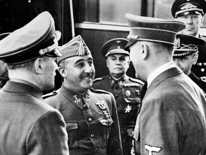Hitler y Franco en Hendaya: el saludo de dos dictadores que no solo propagaron discursos de odio y exterminio, sino que también los pusieron en práctica