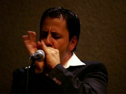 Fred Duna durante un concerto