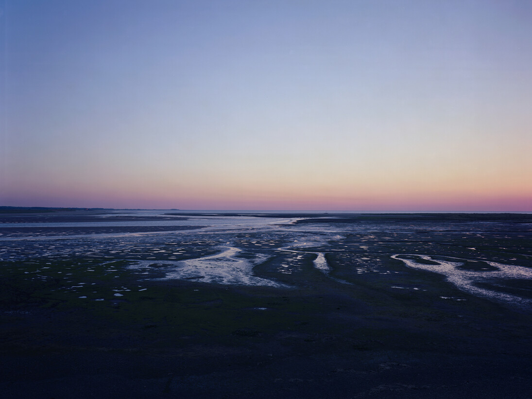 Harry Cory Wright, Twilight West Territory, 2015, C print, 33 x 39 in / 83 x 100 cm, edition of 7, 58 x 71in / 148 x 180 cm, edition of 3, courtesy of Eleven, London 

