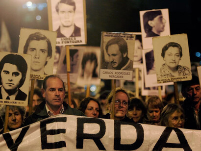 La Marcha del silencio en Montevideo, Uruguay, exige verdad y justicia respecto a las desapariciones y asesinatos acaecidos en la última dictadura cívico-militar uruguaya (1973-1985) 