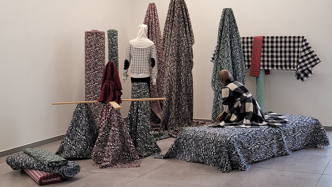 Fransje Killaars, Shelter dress, exhibition view. Courtesy of Galerie Maurits van de Laar