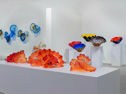 Installation View, Chihuly: Four Decades of Iconic Work, 2024. Courtesy of Leila Heller Gallery