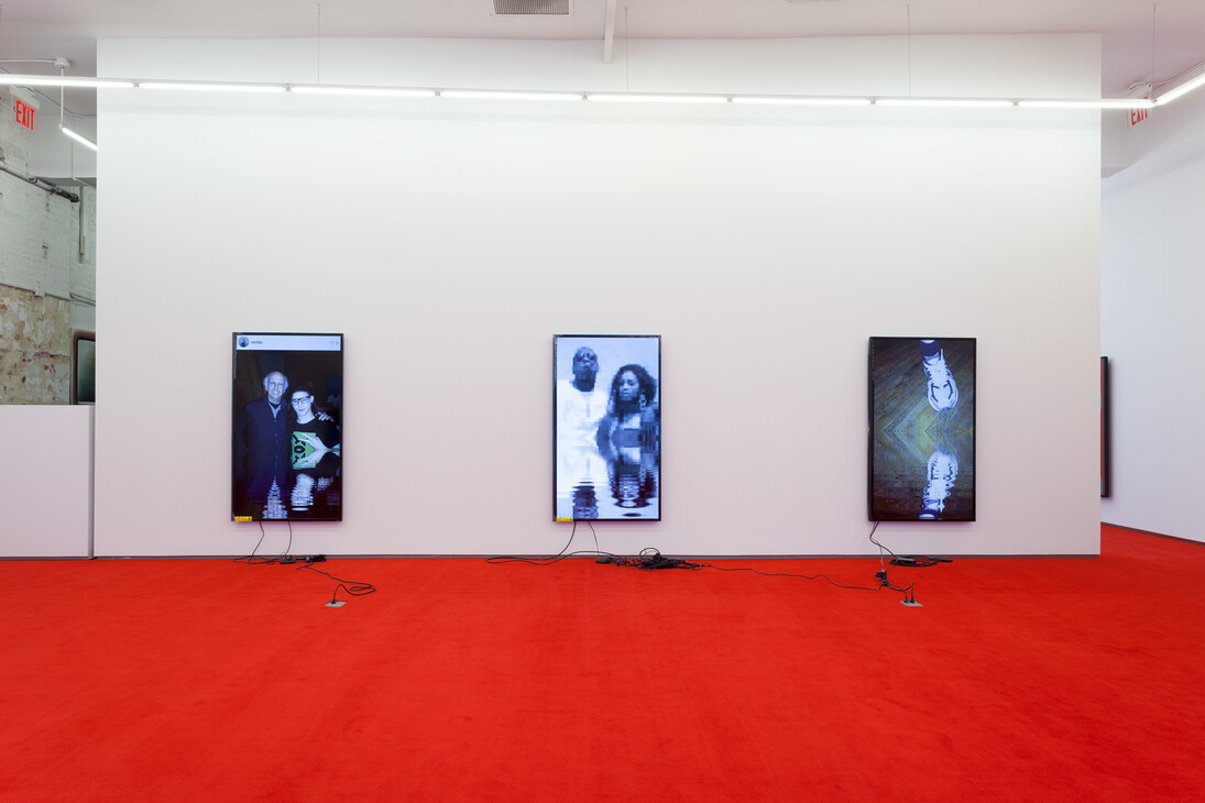 Cory Arcangel, tl;dr (installation), courtesy of the artists and team (gallery, inc.), New York. Photo: Joerg Lohse