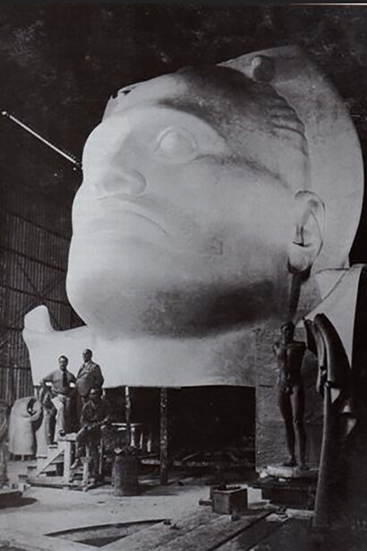 Aroldo Bellini, Statue del Foro Italico, Testa di Mussolini