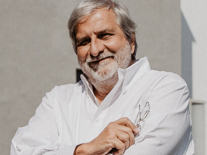 Alfredo Accatino. Nell'ottobre 2017 è uscito per Giunti editore il volume Outsiders Storie di artisti geniali che non troverete nei manuali di storia dell'arte