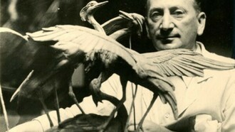 Renato Brozzi è stato uno scultore, incisore e orafo italiano