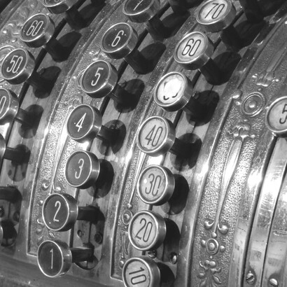 La Banca d'Inghilterra supervisiona il sistema bancario e garantisce la stabilità finanziaria del Regno Unito
