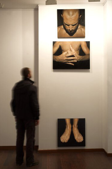 Antonella Cinelli, Uomo vs. Uomo, 2009 Installazione pittorica dimensioni variabili, olio e acrilico su tela