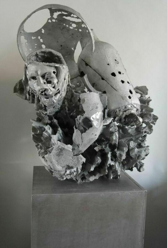 Still Live (Domestic Things), 2013, 170 (h) x 64 x 66 cm, Sculpture: aluminum, Base: wood