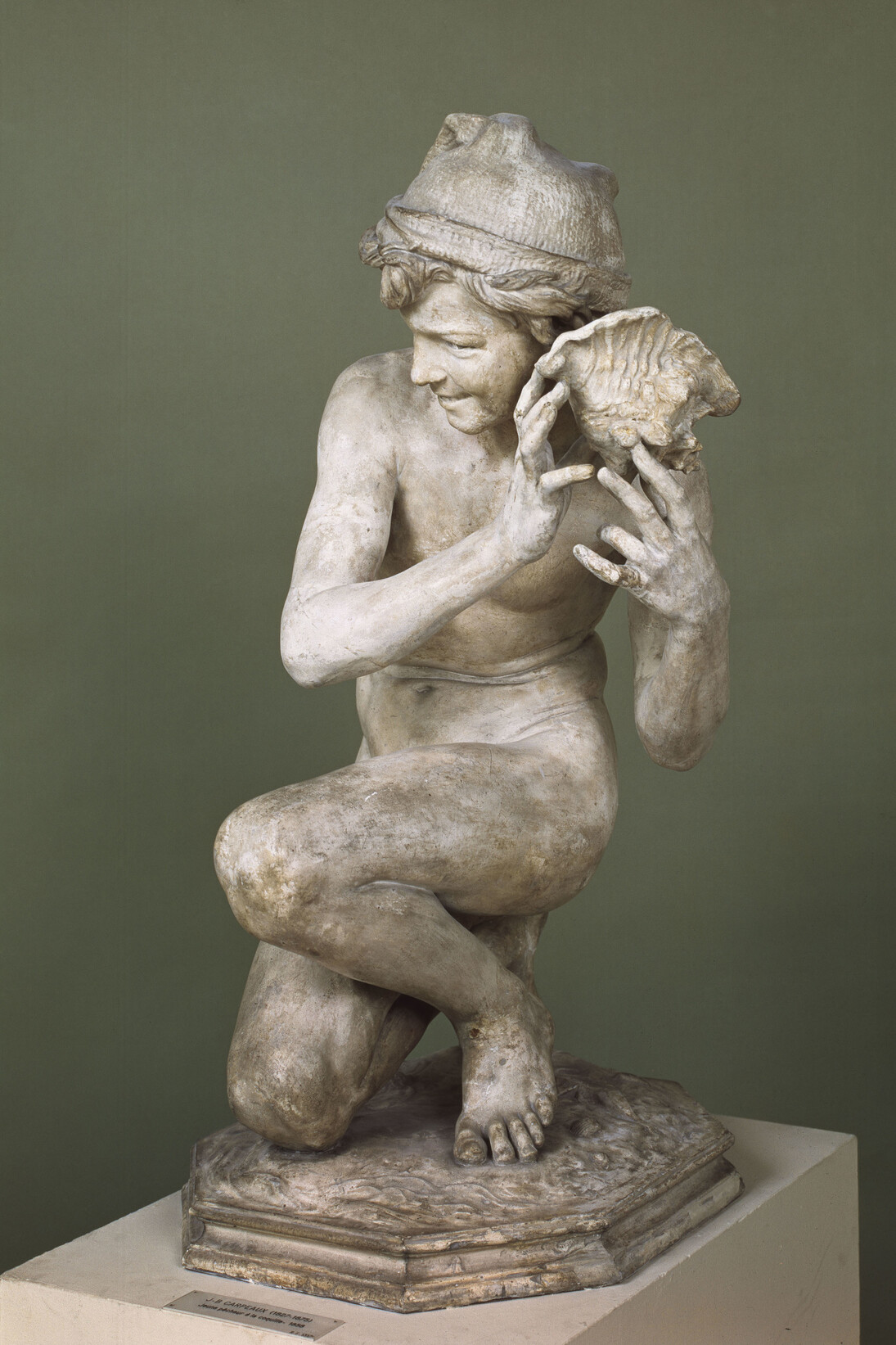 Jean-Baptiste Carpeaux (1827-1875), Pêcheur à la coquille, Plâtre, 91 x 47,4 x 54,9 cm, Paris, musée d’Orsay, RF 1317, © RMN-Grand Palais (Musée d'Orsay) / Droits réservés