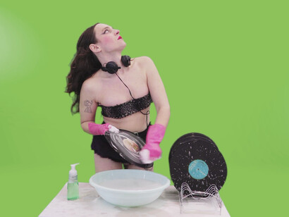 Mabel, DJ prep (fragmento de video), 2024. Cortesía de Galería Nora Fisch 