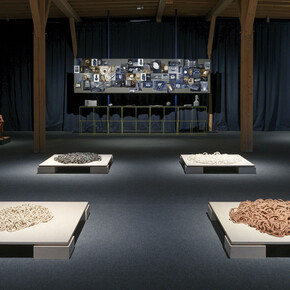 Verschiedene künstler, Made in Gmunden. Artists in residence, ausstellungsansicht. Mit freundlicher genehmigung der Academy of Ceramics Gmunden