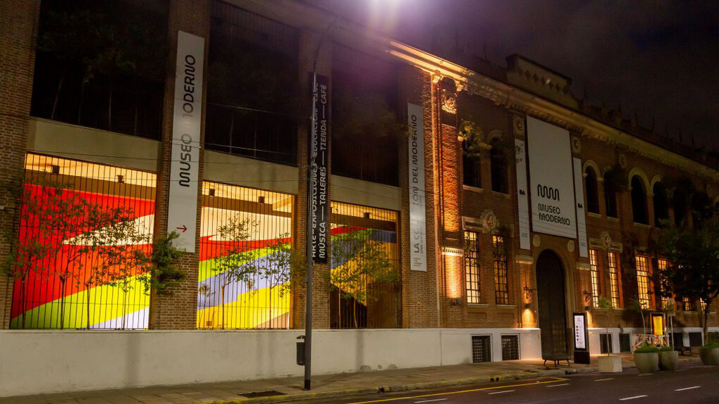 Elian Chali, Plano inesperado, vista de exhibición. Cortesía del Museo de Arte Moderno de Buenos Aires