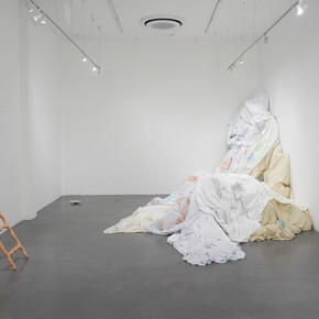 Davartis, A dónde se refugia el temblor, exhibition view. Courtesy of Q Galeria